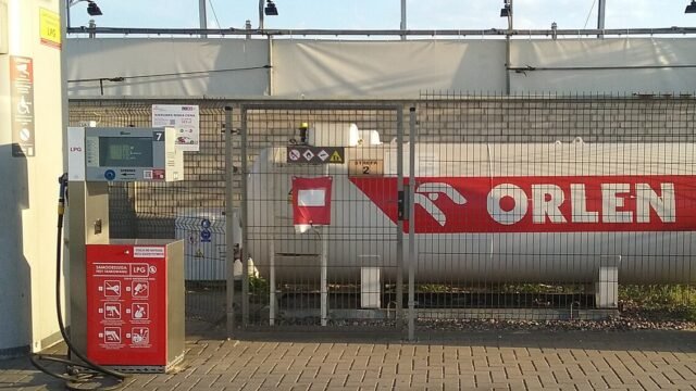 Dystrybutor autogazu LPG na stacji paliw Orlen w Tomaszowie Mazowieckim